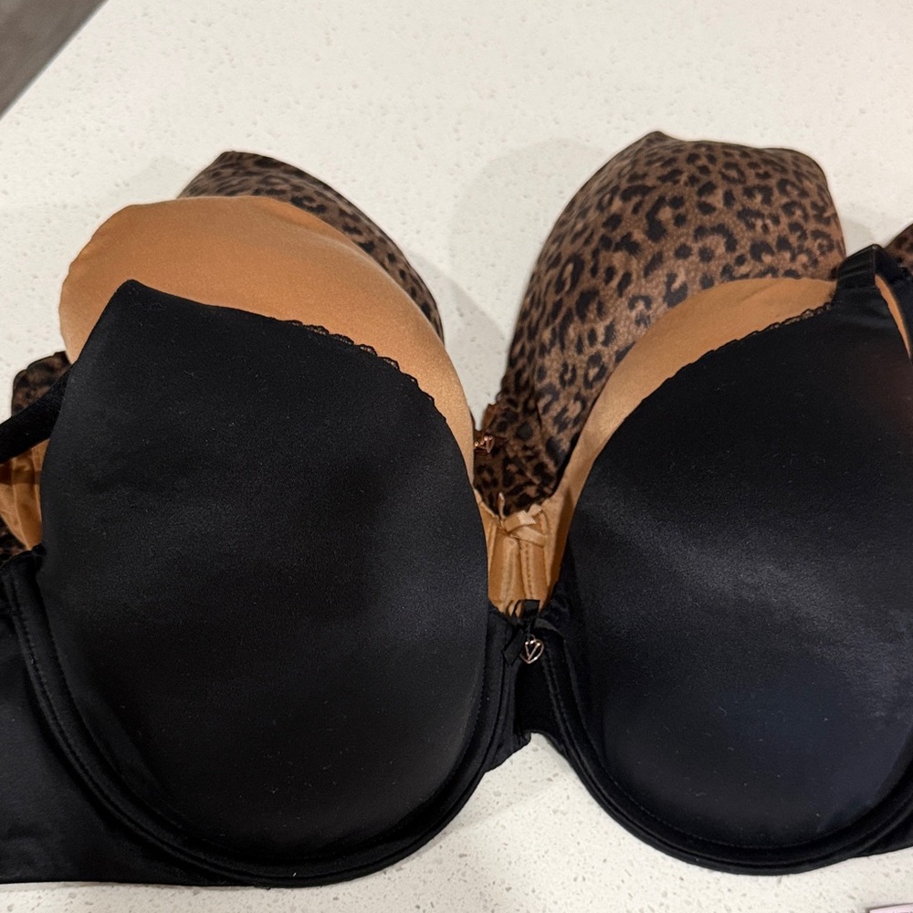 Victoria's Secret Black and Leopard Print Bra